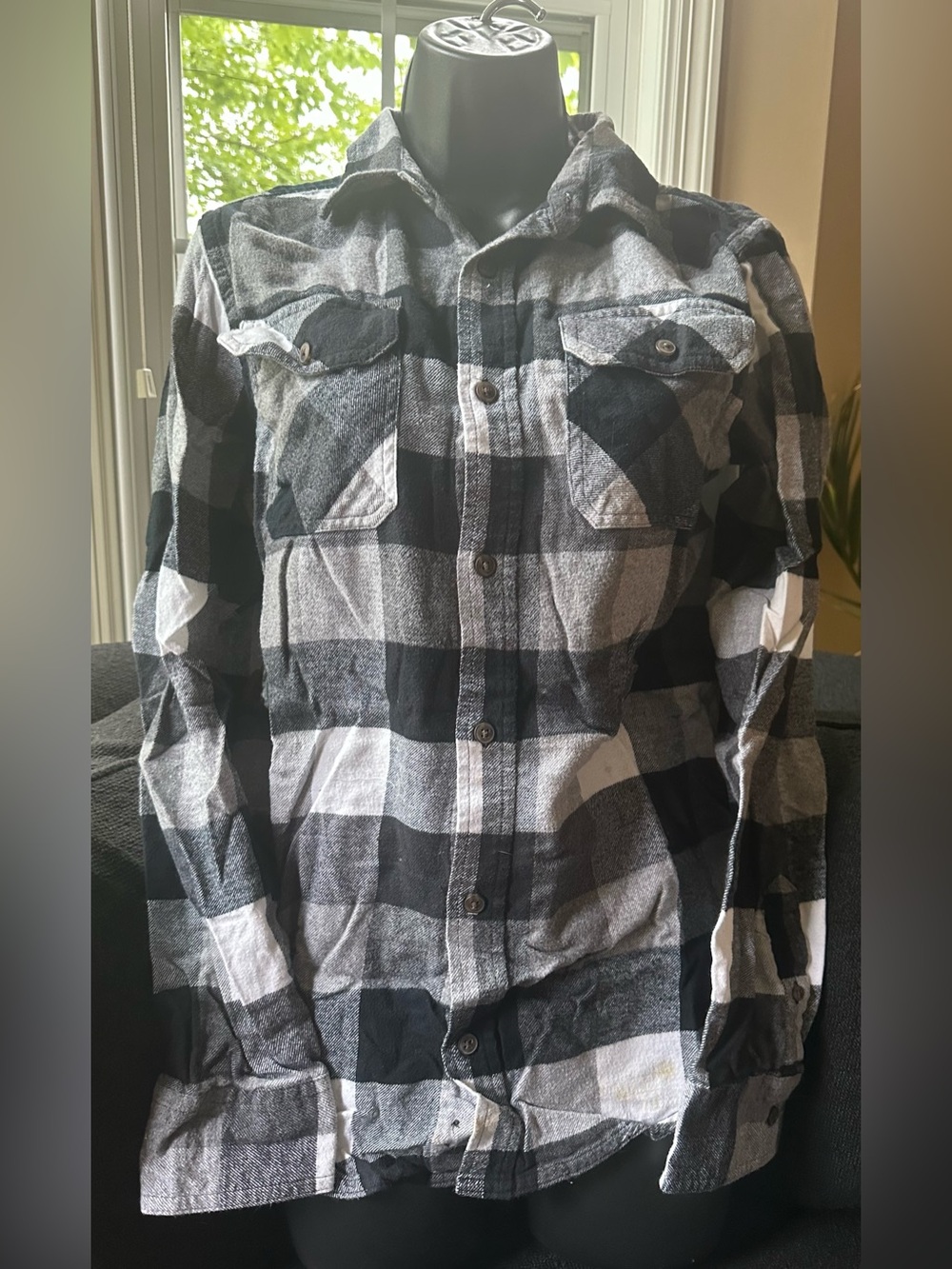 black/white buffalo plaid flannel shirt • junior’s XL/women’s s/m • soft